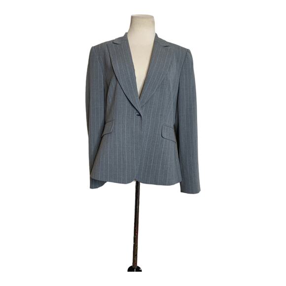 Tahari gray pin stripe one button blazer size 12P - Picture 10 of 10
